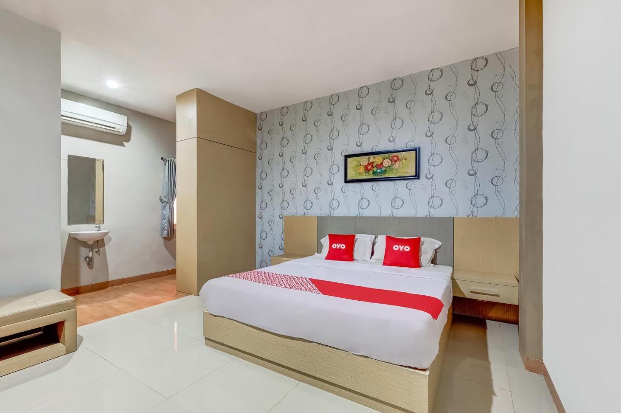 Oyo Flagship 3726 Tembok Batu Residence Tugu Exterior photo