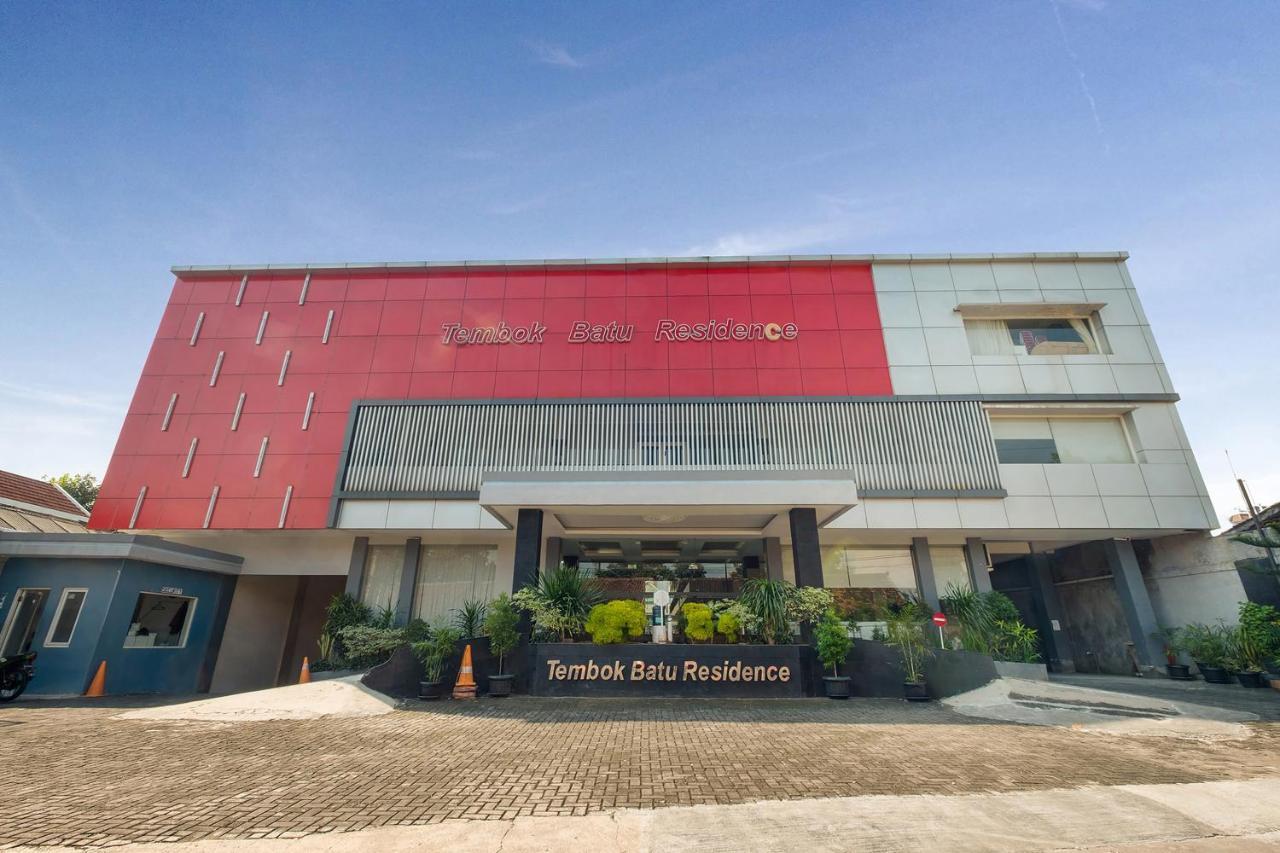 Oyo Flagship 3726 Tembok Batu Residence Tugu Exterior photo