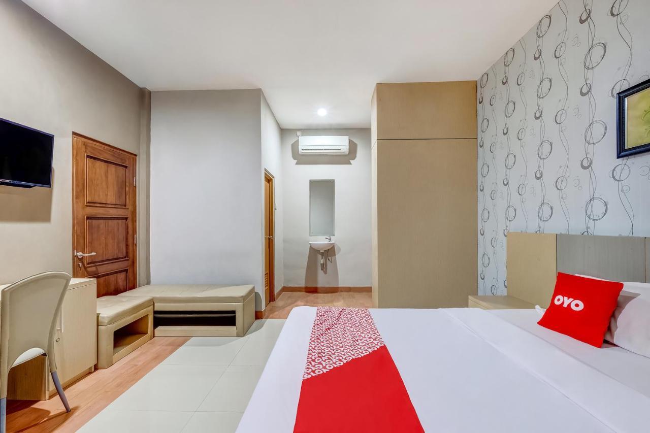 Oyo Flagship 3726 Tembok Batu Residence Tugu Exterior photo