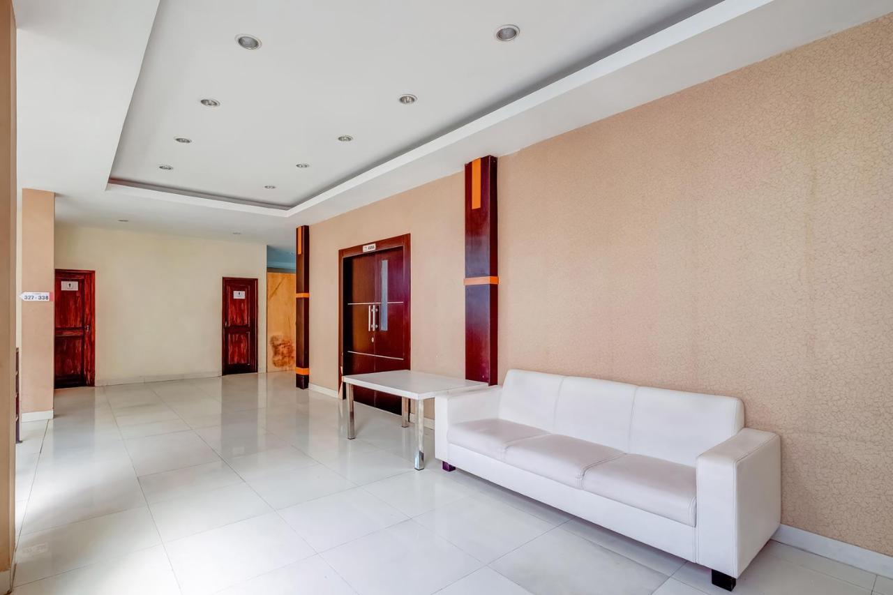 Oyo Flagship 3726 Tembok Batu Residence Tugu Exterior photo