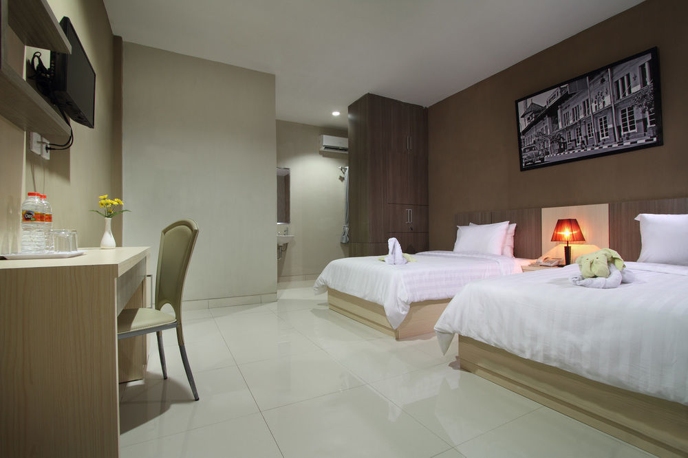 Oyo Flagship 3726 Tembok Batu Residence Tugu Exterior photo