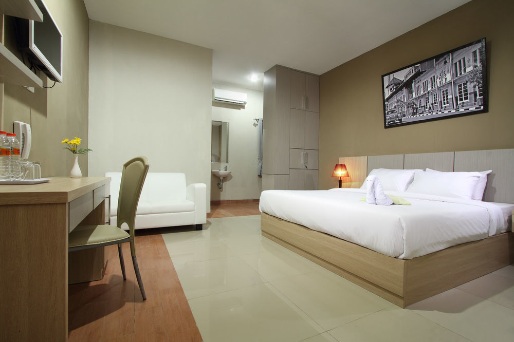 Oyo Flagship 3726 Tembok Batu Residence Tugu Exterior photo