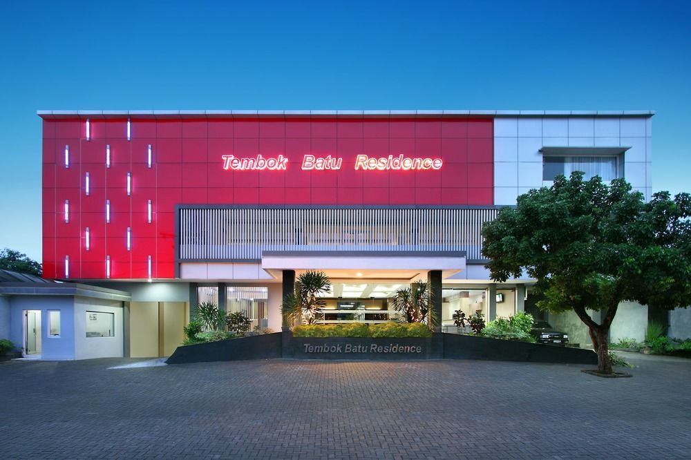Oyo Flagship 3726 Tembok Batu Residence Tugu Exterior photo