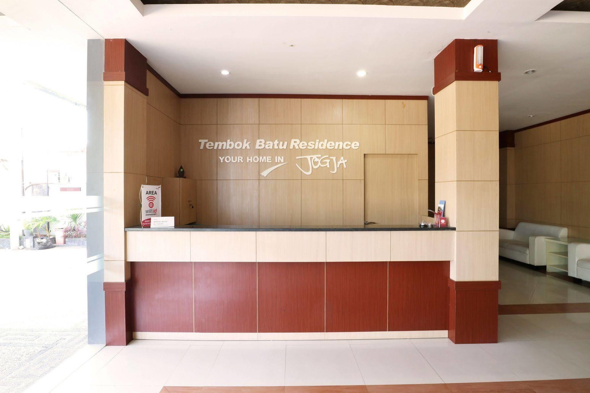 Oyo Flagship 3726 Tembok Batu Residence Tugu Exterior photo