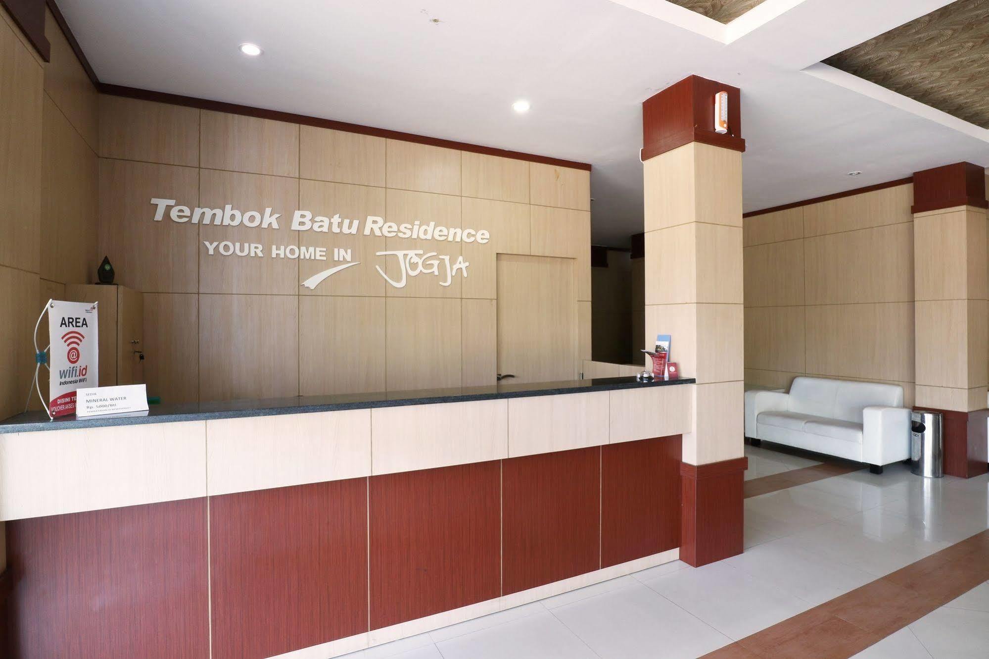 Oyo Flagship 3726 Tembok Batu Residence Tugu Exterior photo